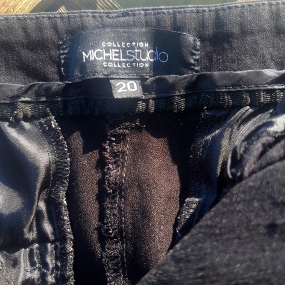 Michel Studio Black Stretch Capris - Picture 6 of 8